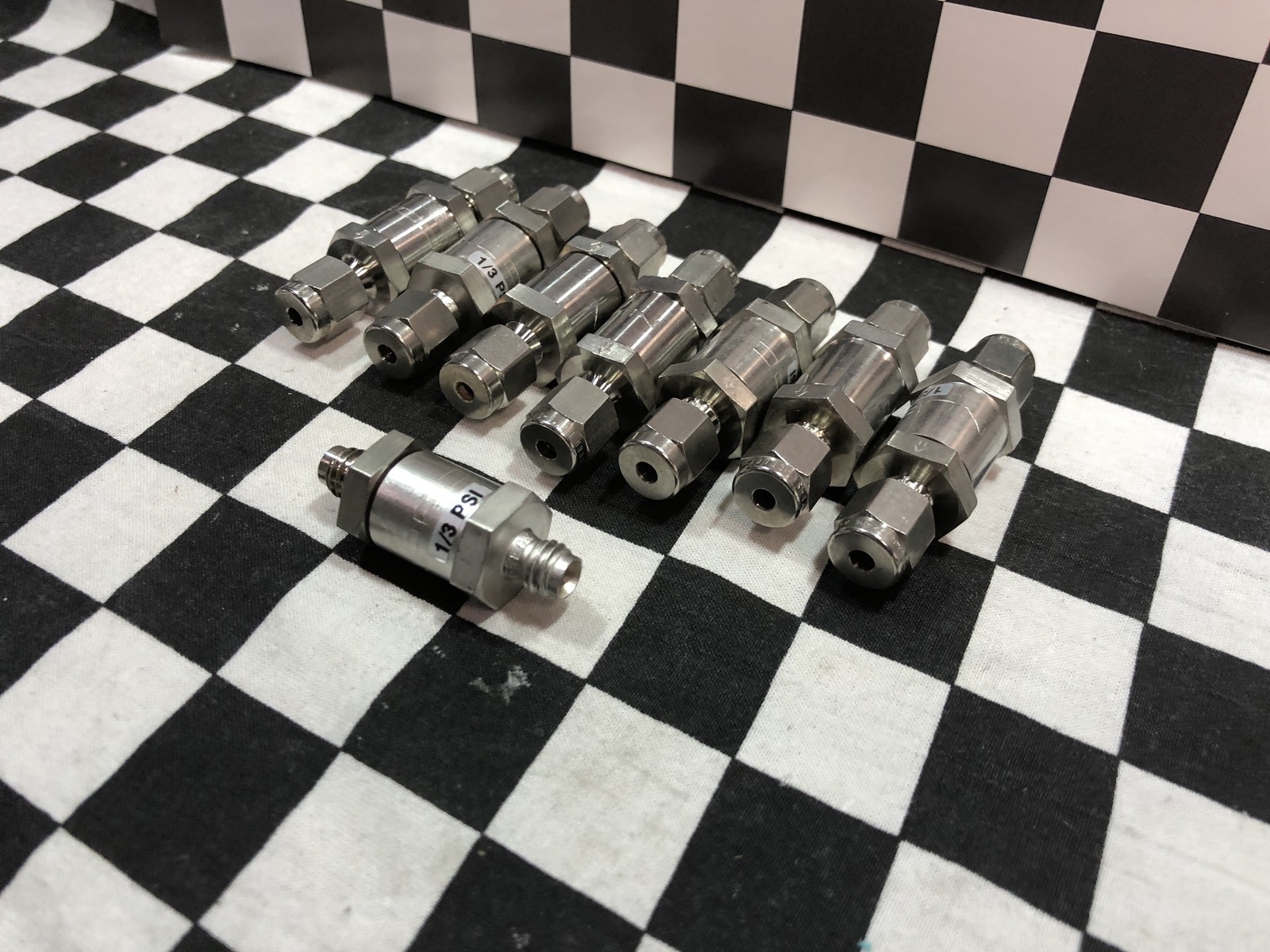 LOT OF 8, NUPRO SS-2C-1/3, POPPET CHECK VALVE 1/8″ TUBE, 1/3 PSIG, #1373C2