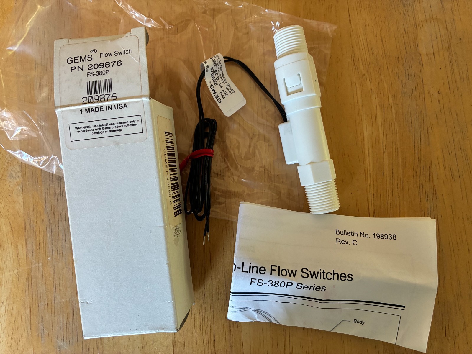 Gems Sensors Fs-380P, 209876 3/8″ Mnpt Spst No Liquid Flow Switch 0.15 Gpm