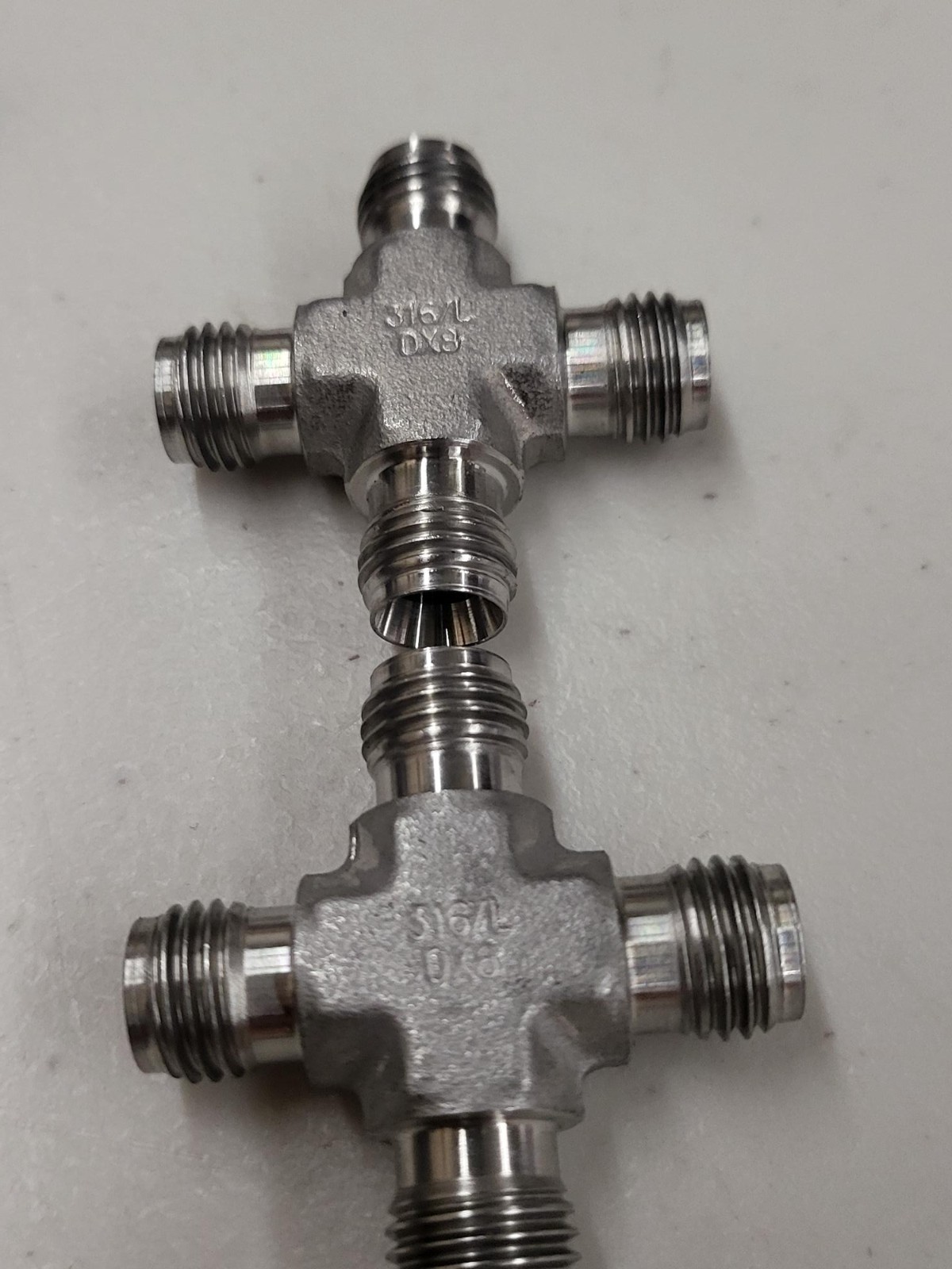 Lot of 37 Parker 4-Way Cross Fittings 316 TM60 TL17 DX3 DJF P4P Free Shipping E4