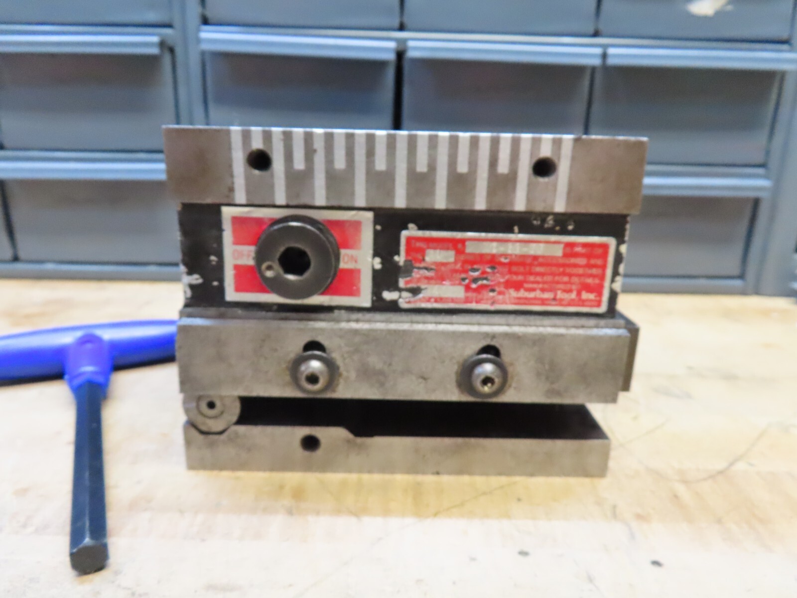 Suburban Tool MC-66-FP S1 6″ X 6″ On/Off magnetic chuck & SP-66 sine plate