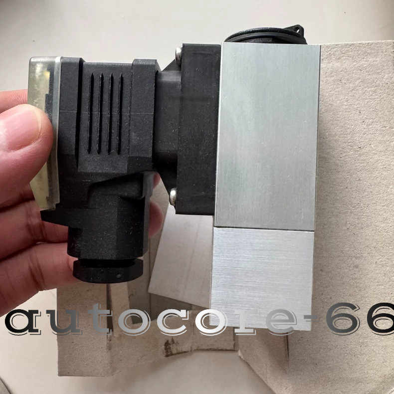 1PC New Danfoss MBC5100 Pressure Switch 061B011066 Fast shipping DHL/Fedex