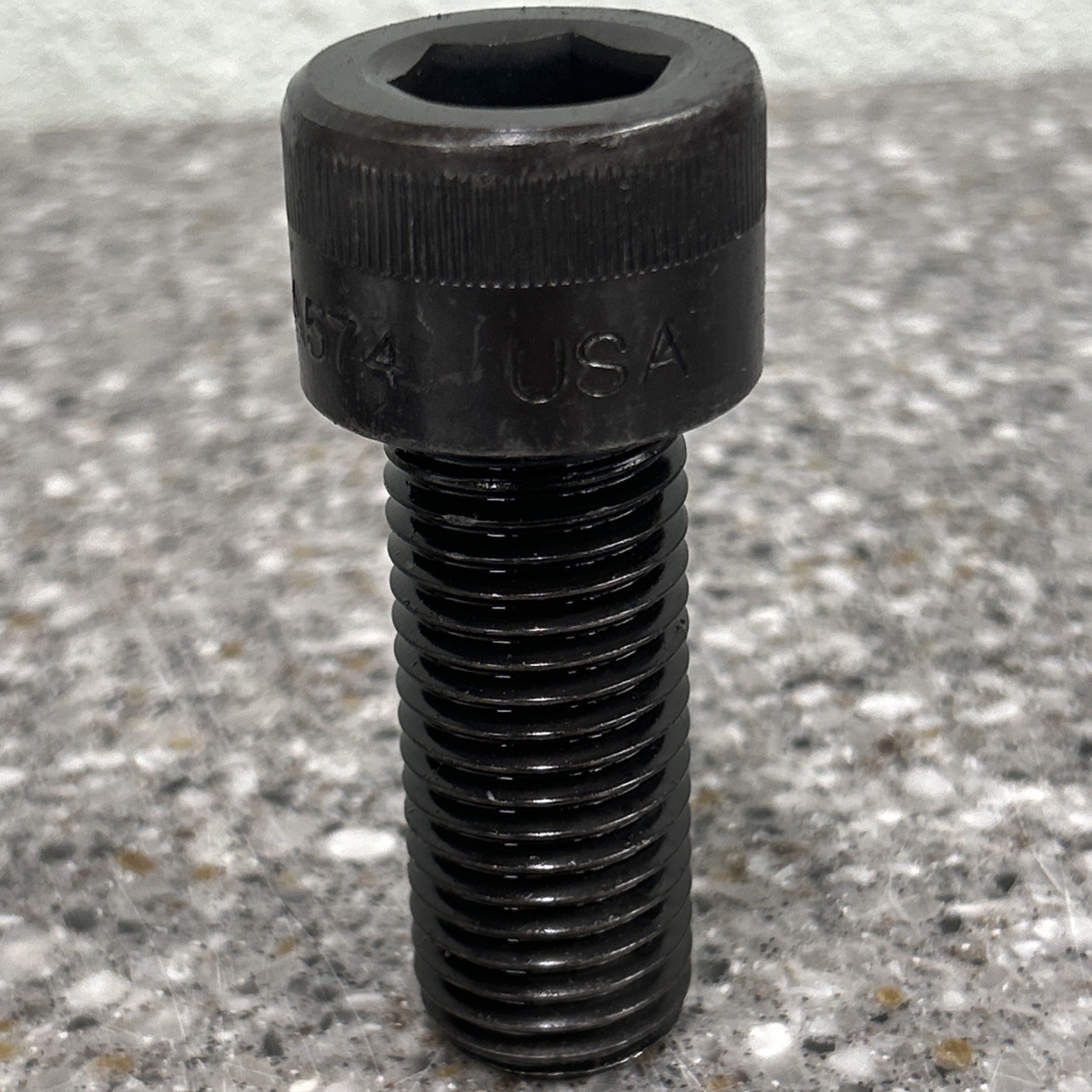 KERR AMERICAN STANDARD ALLOY STEEL 1-8 X 2-1/2″ SOCKET CAP SCREW 100C250KCS