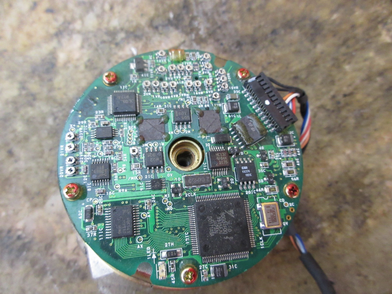 YASKAWA SERVO MOTOR SGMGH-13A2A-YR12 ENCODER EACH 1