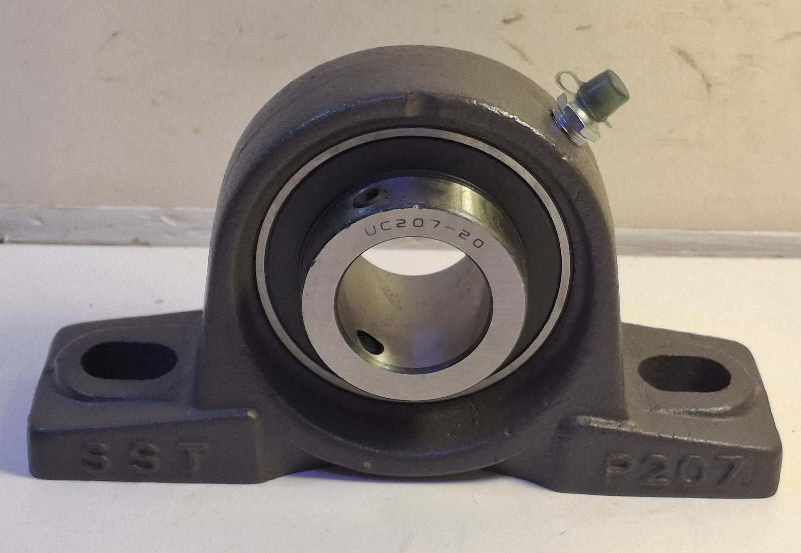 1 NEW SST P207 UC 207-20 PILLOW BLOCK BEARING NNB ***MAKE OFFER***