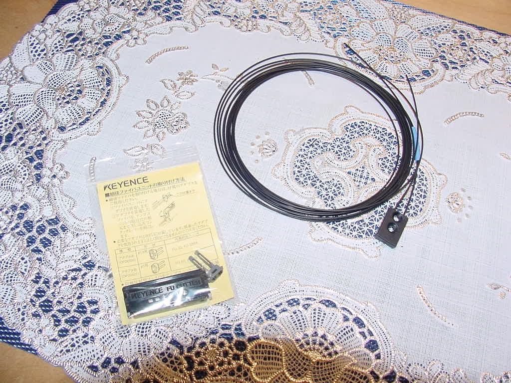 Keyence FU-38, Definite-Reflective Fiber Optic Sensor Unit, New Open Box