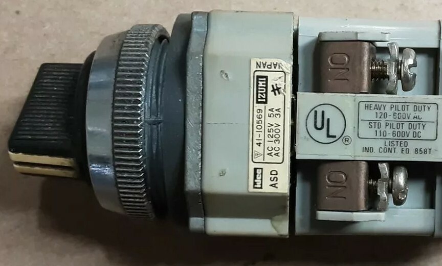 Idec ASN 41-10569 Selector Switch ASN4110569 #2015J6