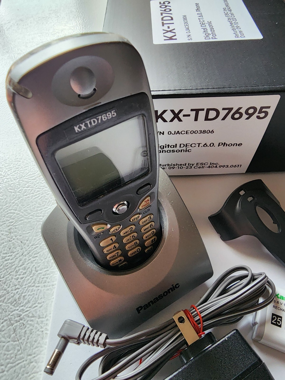 PANASONIC KX-TD7695. DECT6.0 REFURBISHED/ 6 MONTH WARRANTY NO COST. LOOKS NEW.