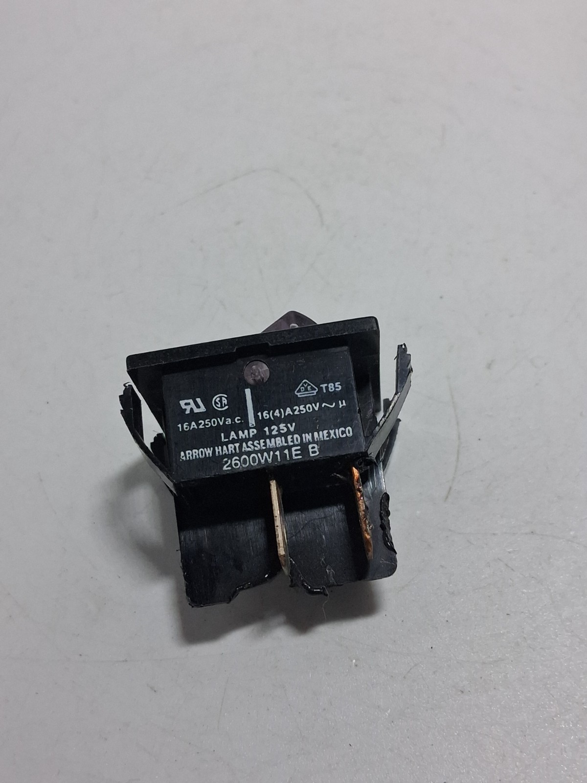 ARROW HART 2600W11E ROCKER SWITCH ILLUMINATED 16A 125VAC