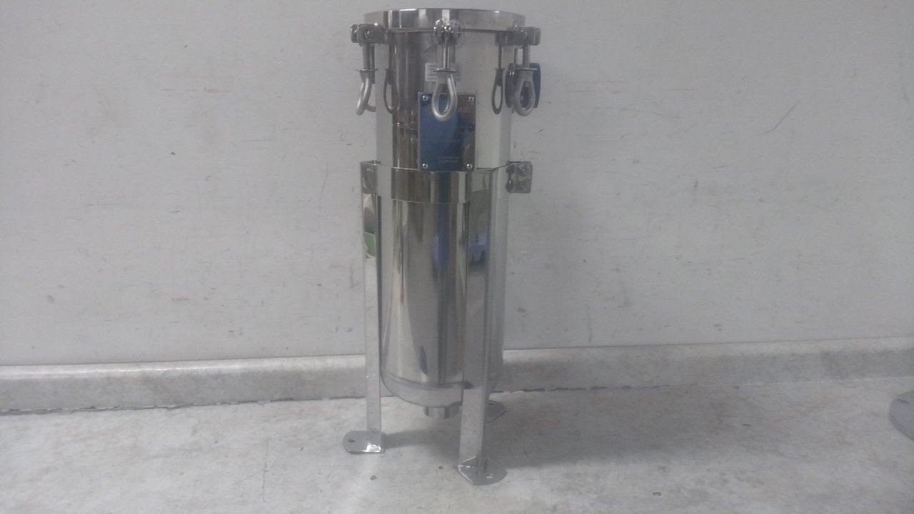 Pentair/Pentek ES12NA415-75 2 In NPT Connection 150 Max PSI Bag Filter Housing