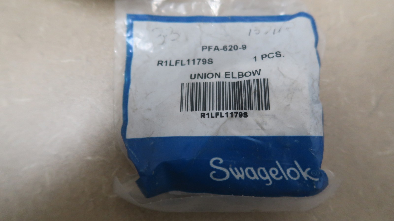 SURPLUS NEW Swagelok PFA-620-9 3/8″, 90 Deg. Union-Elbow – Parts & Components