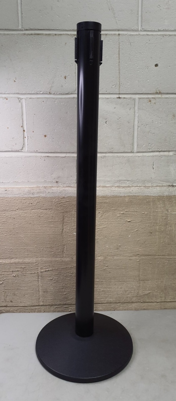 Retracta-Belt 301BA-RCV Barrier Receiver Post 40″ H Black Aluminum 2 1/2″ Dia