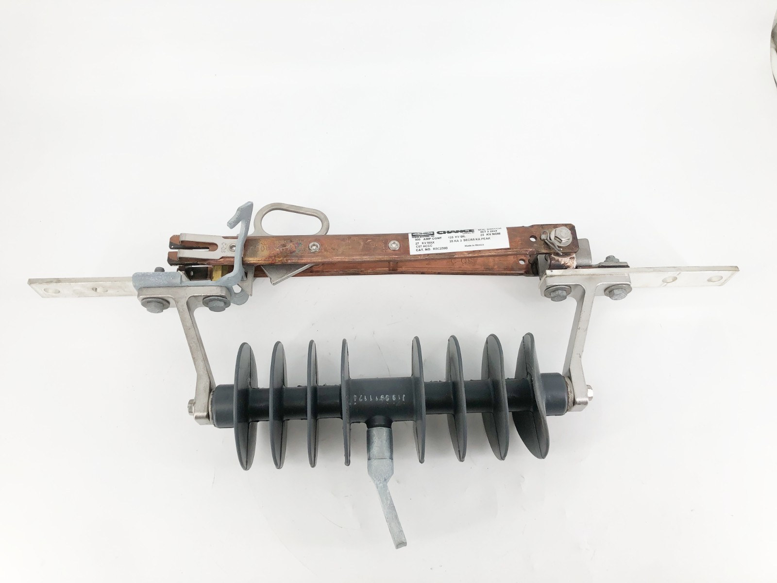 New Hubbell M3C259B Single Insulator Disconnect 25kV 900A