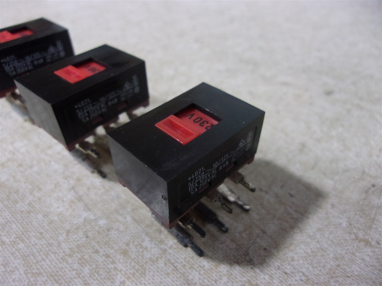 NEW Marquardt Voltage Selector Slide Switch 6-Pin 90 Degree 115-230V Lot of 3
