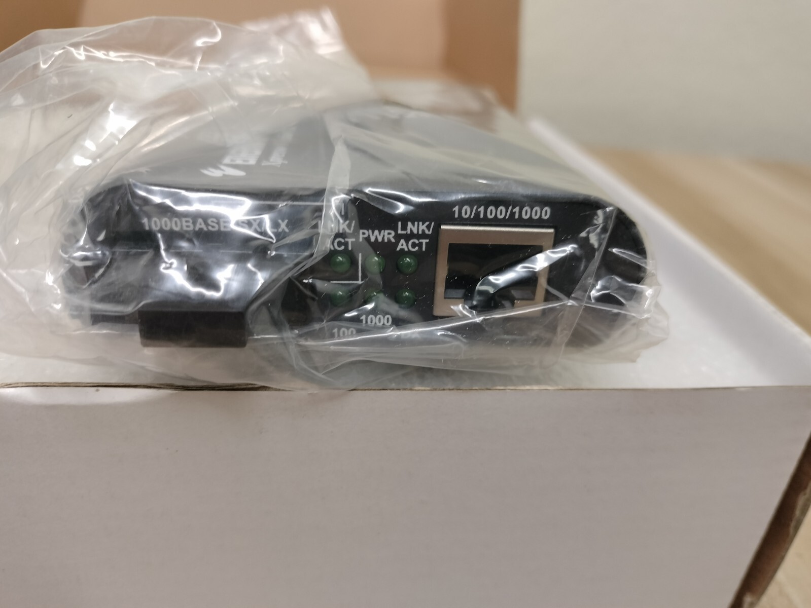 ETHERWAN EM1000TSC XPRESSO MEDIA CONVERTER *OPEN BOX*