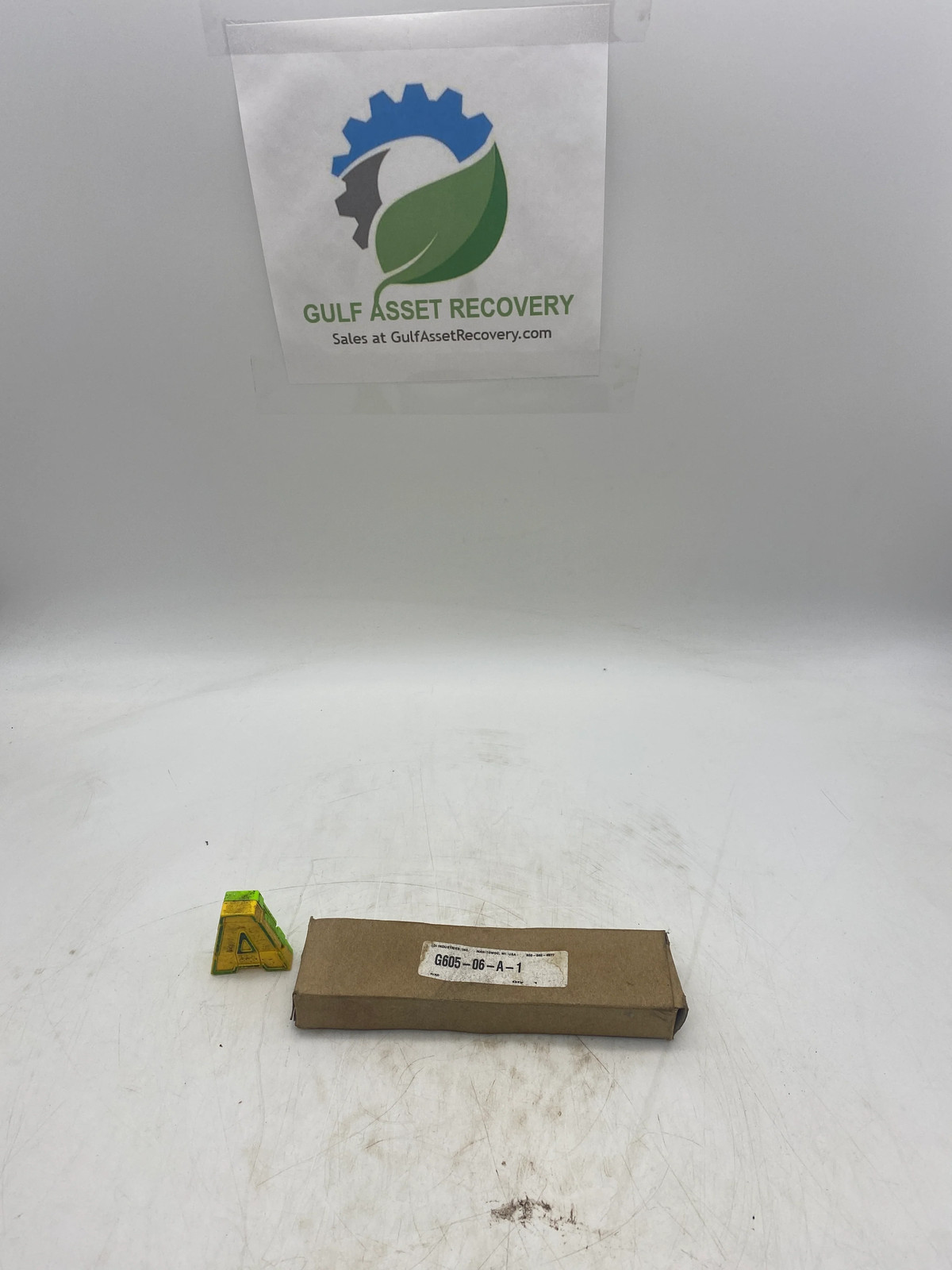 LDI Industries G605-06-A-1 Oil Sight Gauge, 6″ Centers (Open Box)