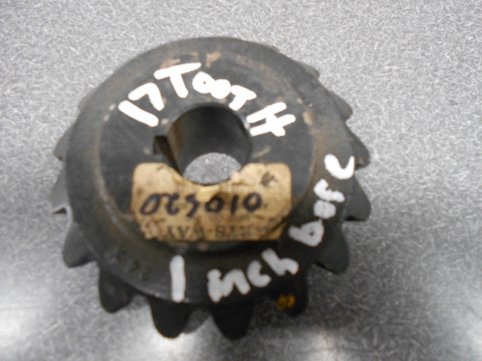 Arts-Way Beveled Gear, 17 Tooth, 1″ Round Bore, Keyed. Obsolete part, NOS!
