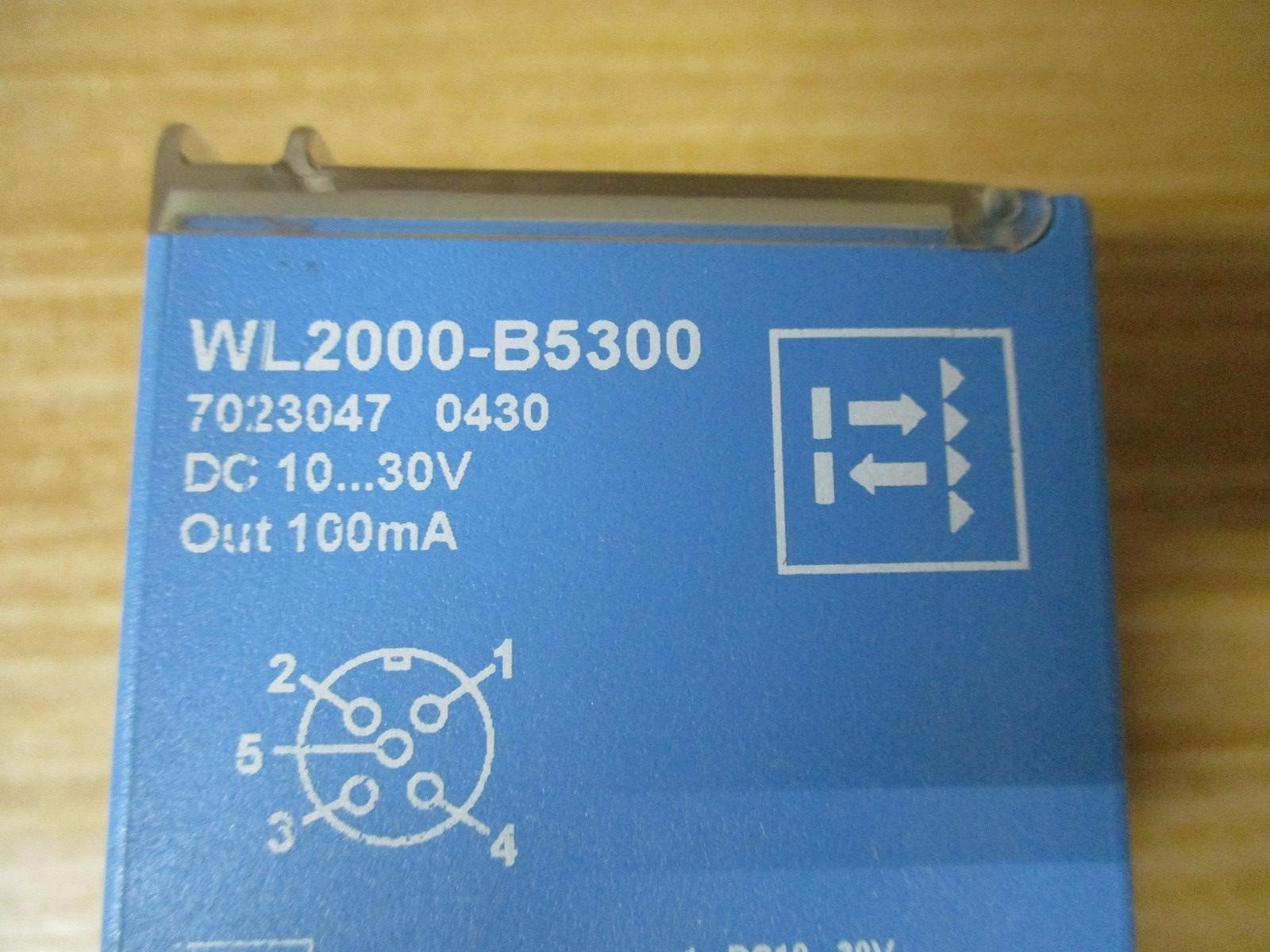 Sick WL2000-B5300 Photoelectric Sensor WL2000B5300 W/O Nut