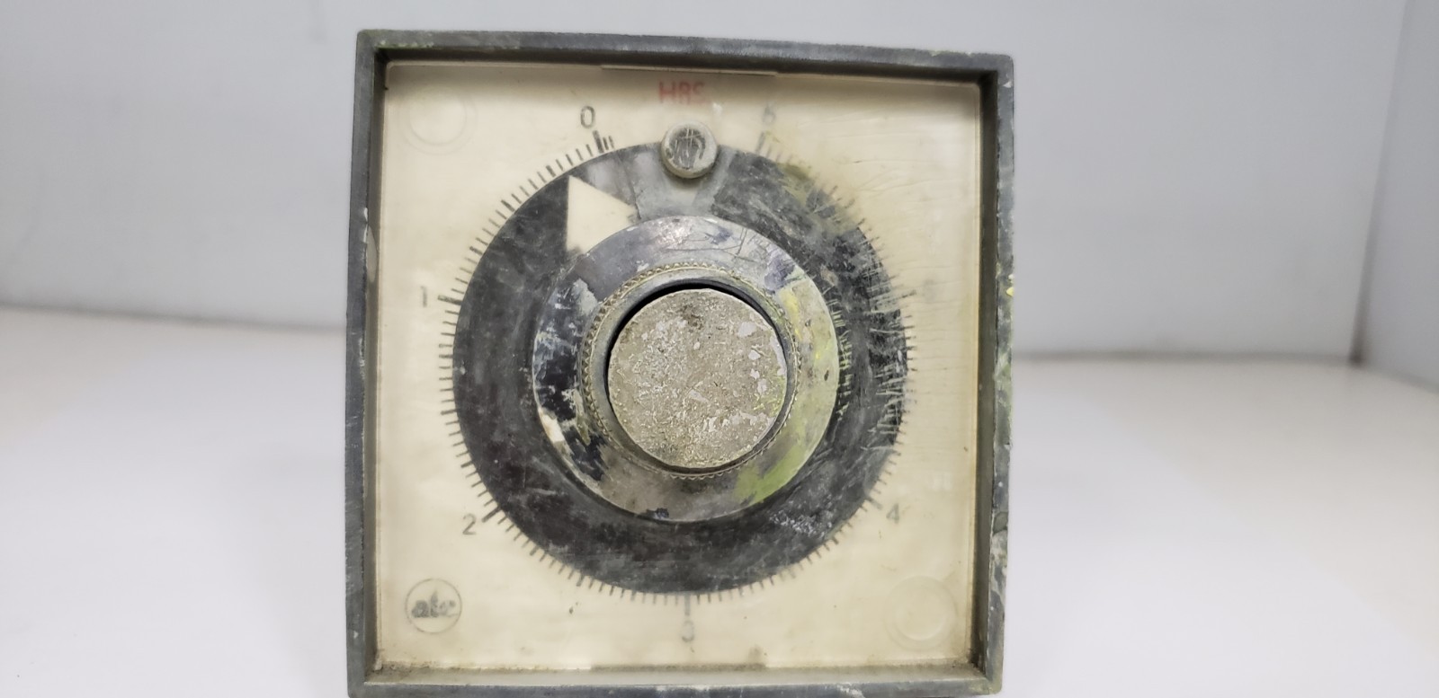ATC 309E 030 A 04 XX MOTOR DRIVEN PUSHBUTTON TIMER, 120VAC/60Hz (PARTS ONLY)