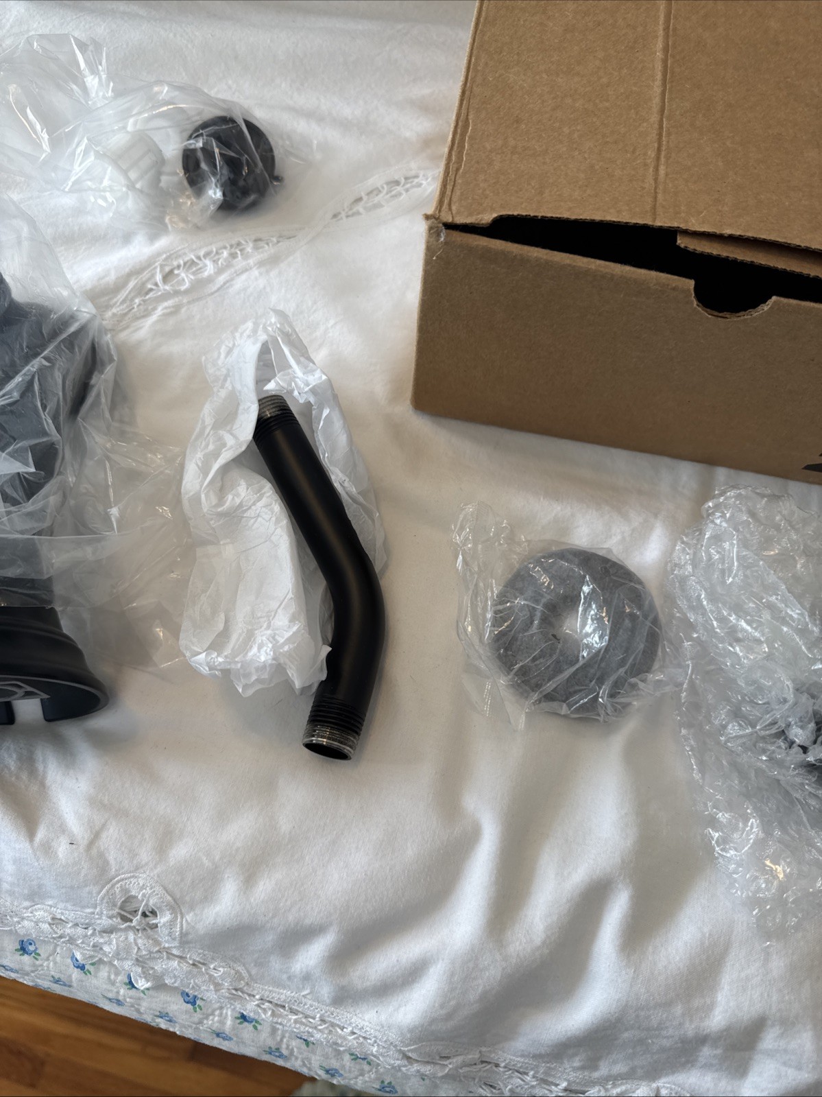 Moen T2183BL Dartmoor One Handle Bathtub & Shower Faucet, Matte Black