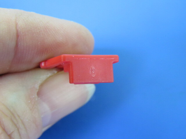 Delphi 15477038 Qty of 200 per Lot Automotive Connectors RED CPA LOCK MICRO 64
