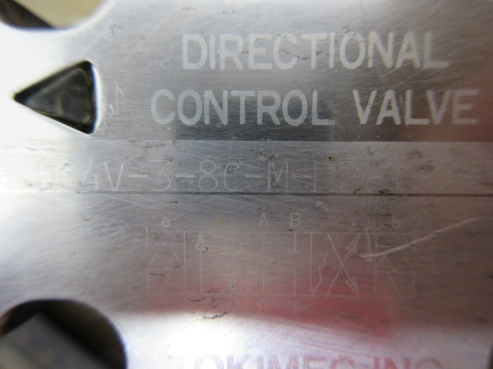 MATSUURA MC-1000VGX CNC MILL DG4V-3-8C-M-P2-T-7-52 TOKYO KEIKI VALVE
