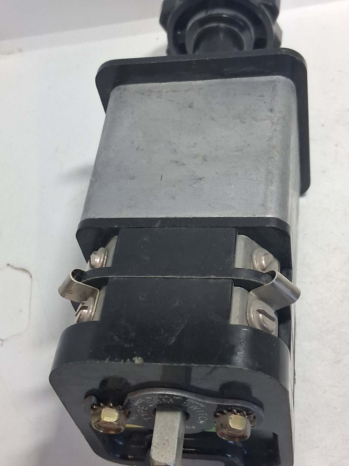 GENERAL ELECTRIC 10AA004. VOLTMETER CONTROL SWITCH 4 POSITION TYPE SBM