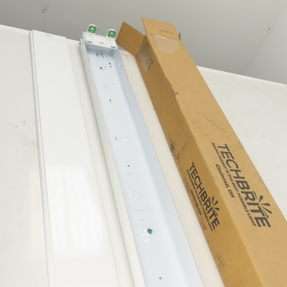Techbrite T442SSUBCXX00P0 48″ 2 Lamp LED T8 Strip Light Fixture No Bulbs
