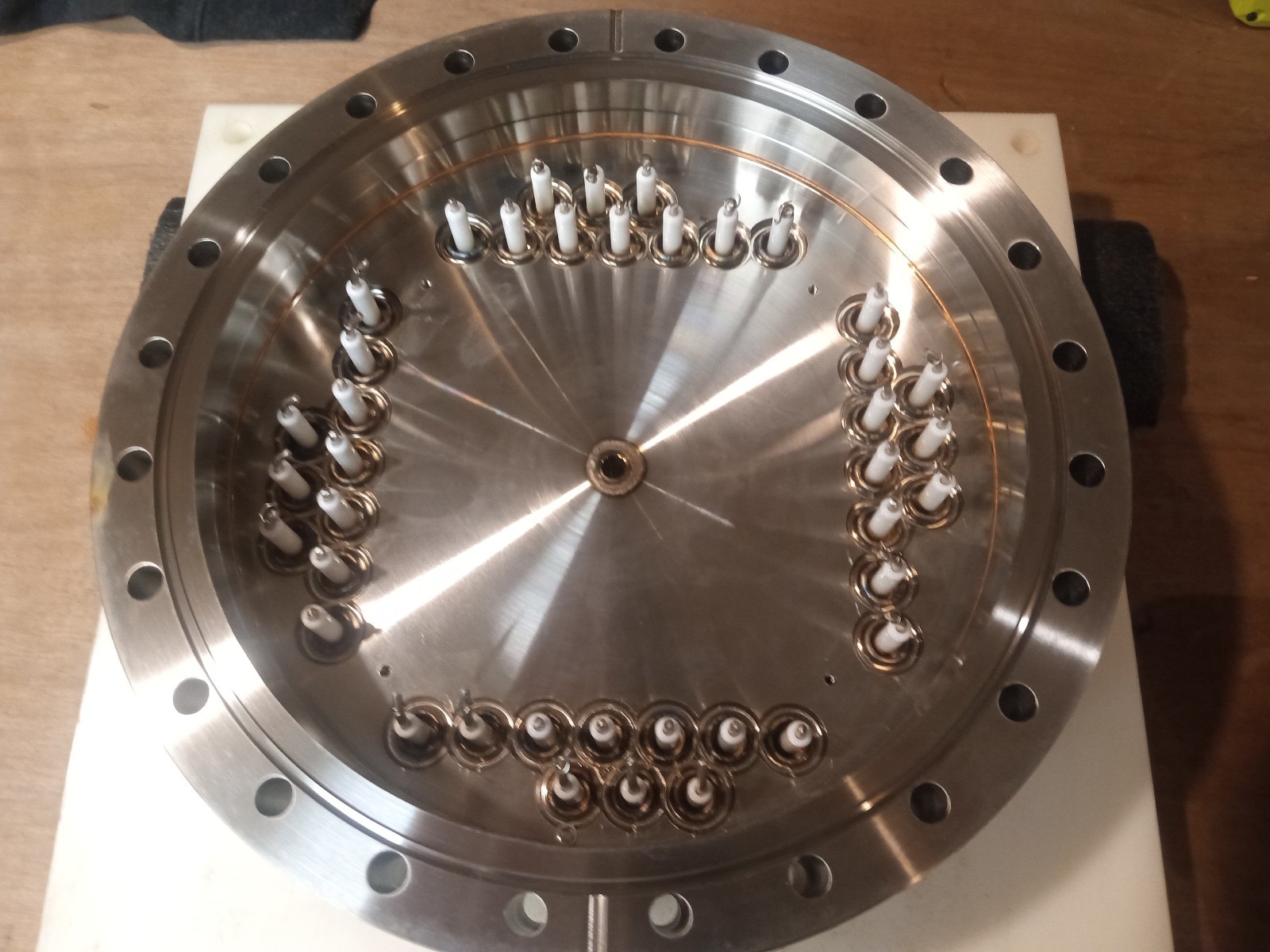 10″ Conflat chamber assembly w/ (40) 14 kV feedthroughs, one is broken