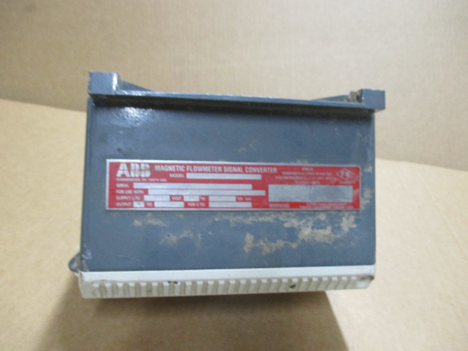MAGNETIC FLOWMETER SIGNAL CONVERTER MODEL 50XM13DXKD70AAB0229 USED