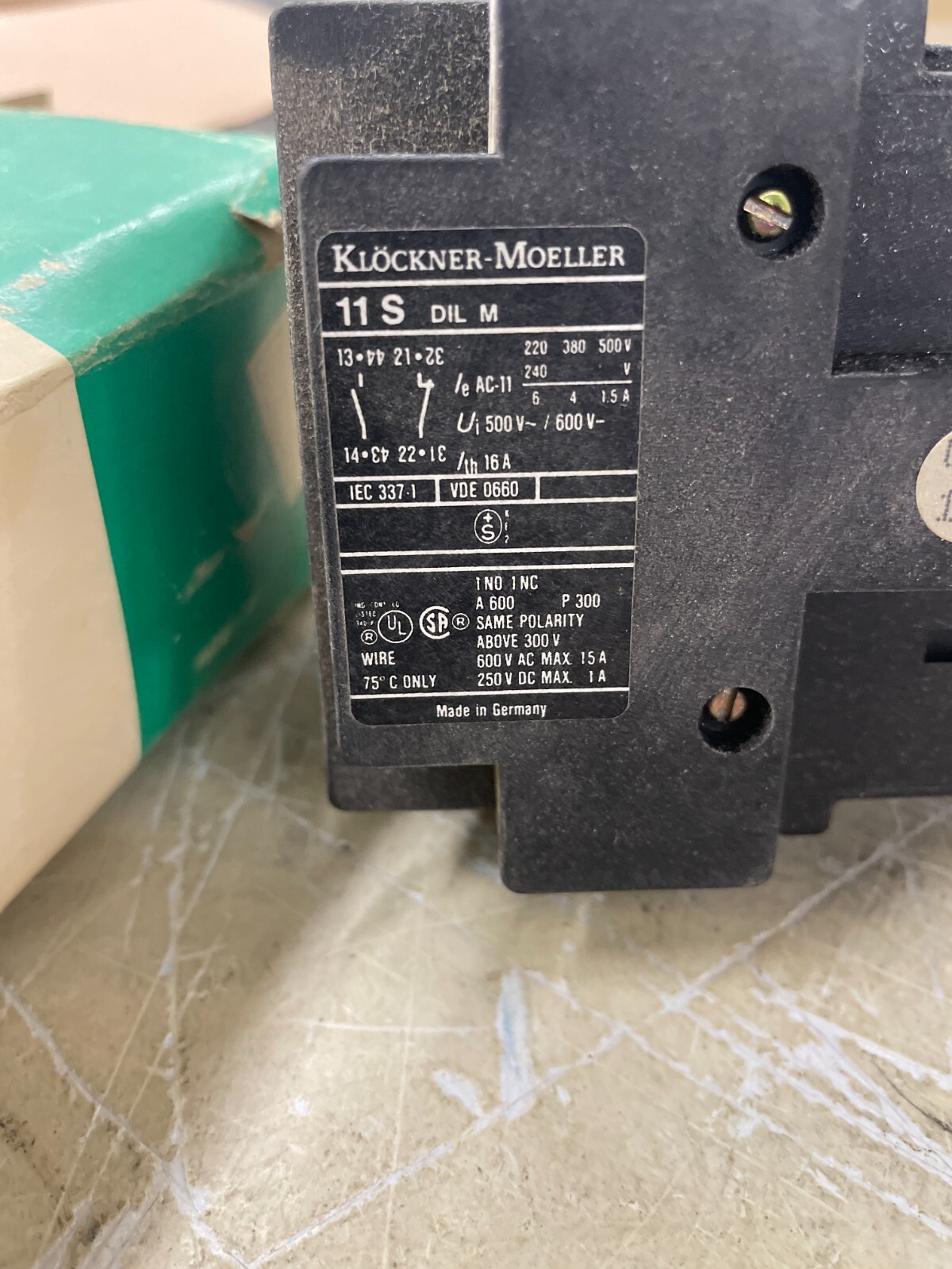 DIL-00A-M-G-10-C-24DC Manufactured by EATON CORPORATION KLOCKNER MOELLER