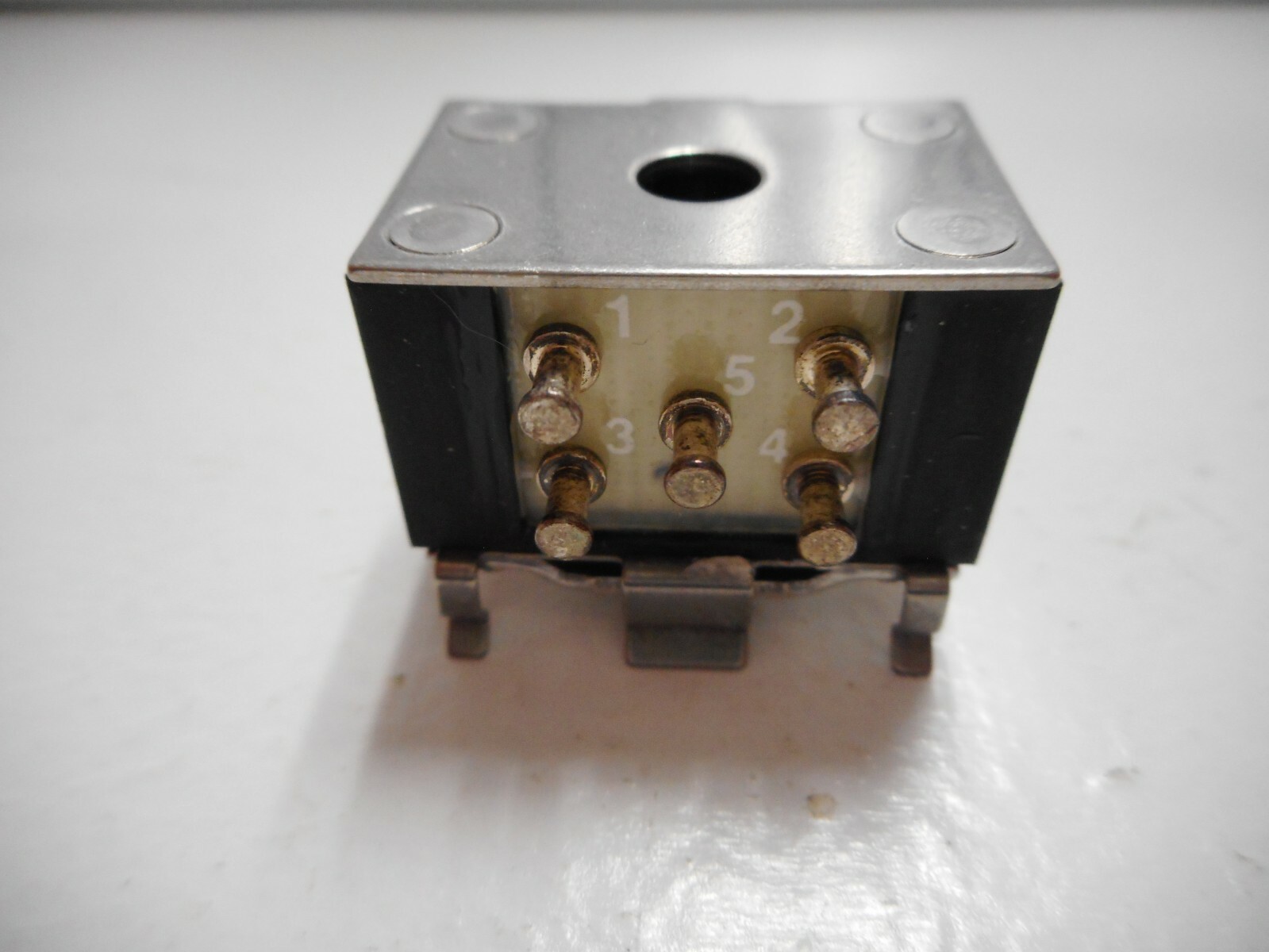 NOS – LOT OF 129 MIL-SPEC 12 GA SOCKET CONTACTS M39029/30-219