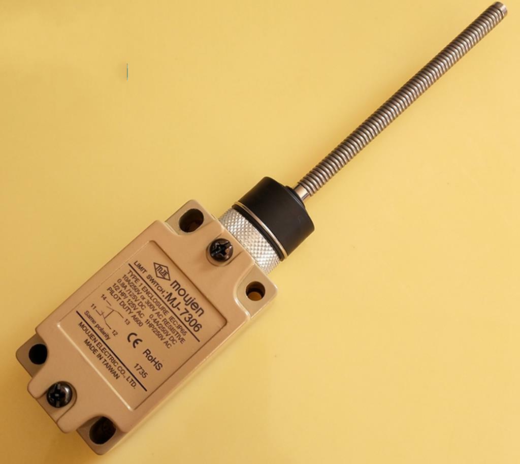 1PCS New For Moujen MJ-7306 10A 250V DC 1/2 HP/125V AC Limit Switch