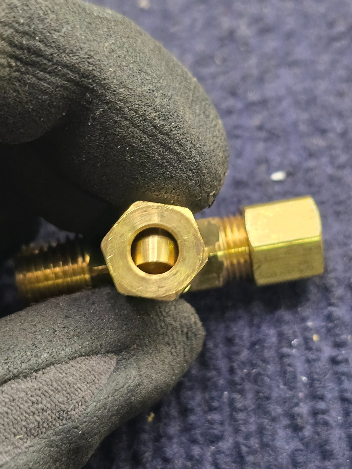 (QTY 40) Coronet 71-44 Compression Tube to Male Pipe Run Tee 1/4″ OD x 1/4″ MPT