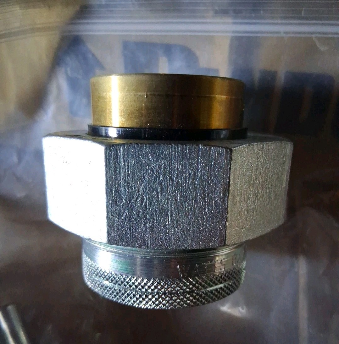 Watts 11/2 Lf 3001A-1 1/2 Dielectric Union,1-1/2 In,Fip X Solder
