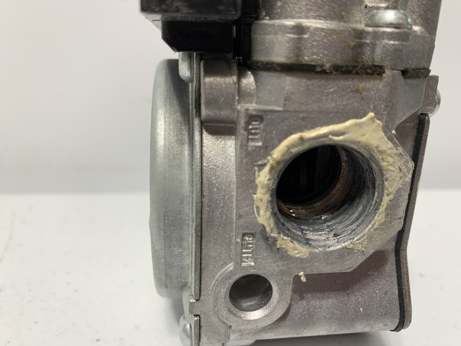 Emerson VAL09030 Manifold Gas Valve 24V 40/60 Hz 1/2 PSI