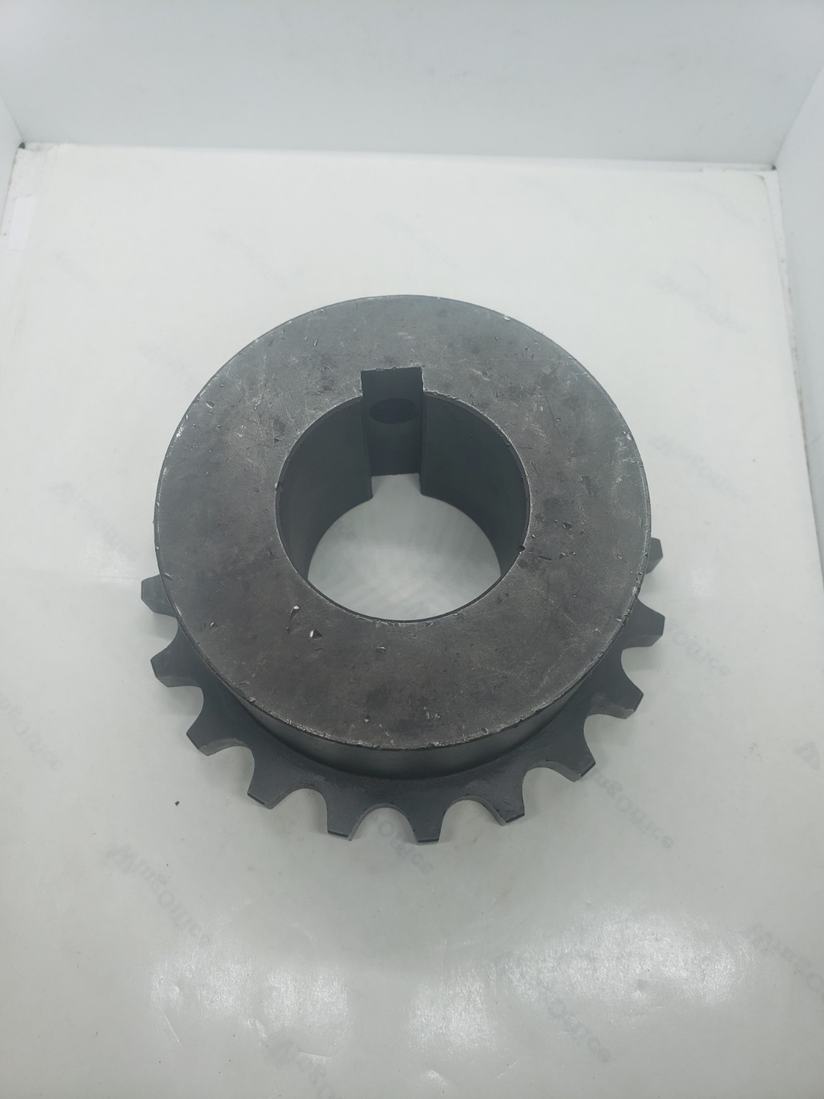 MARTIN 6020 1 15/16 SPROCKET WITH KEYWAY 1-15/16″ BORE 20 TEETH 5 1/2″ OD, NNB