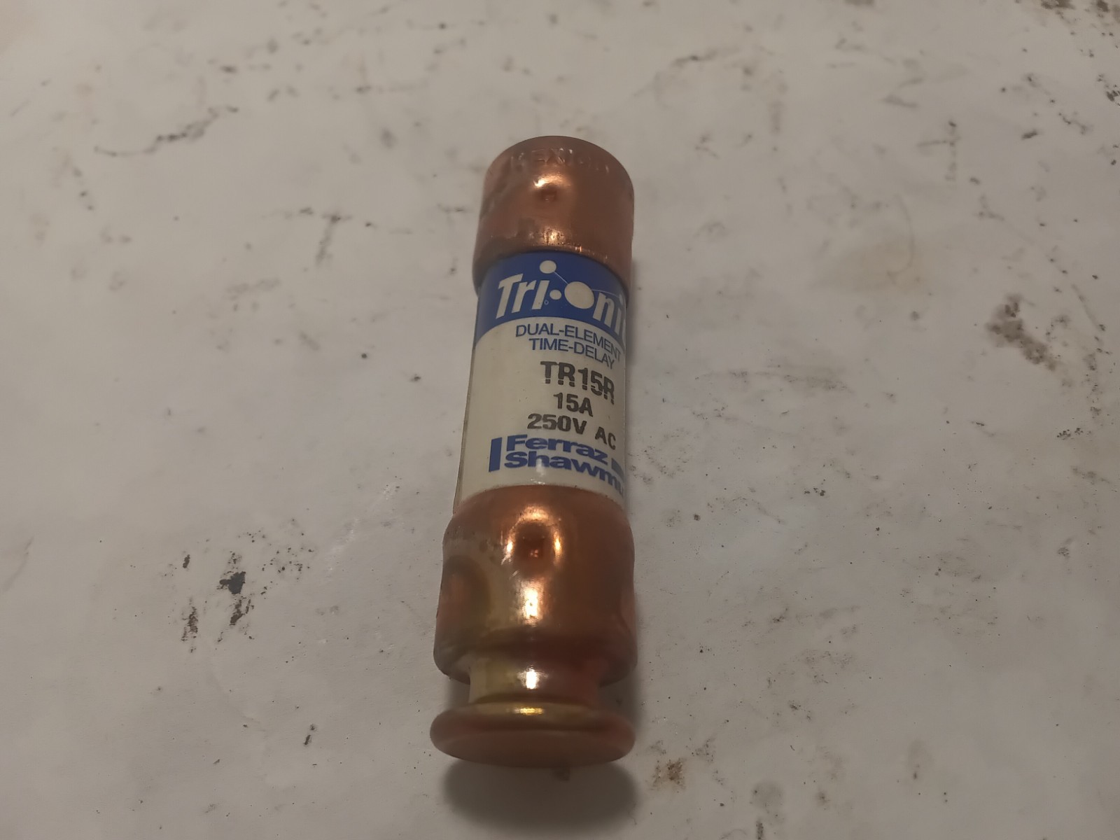 Lot of 4 Tri-Onic TR15R 15A 250V Time Delay Fuse (O6B)