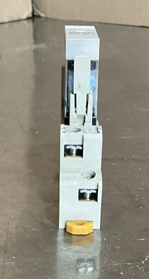 OMRON Max. 10A25PV Socket & Relay 0343EW