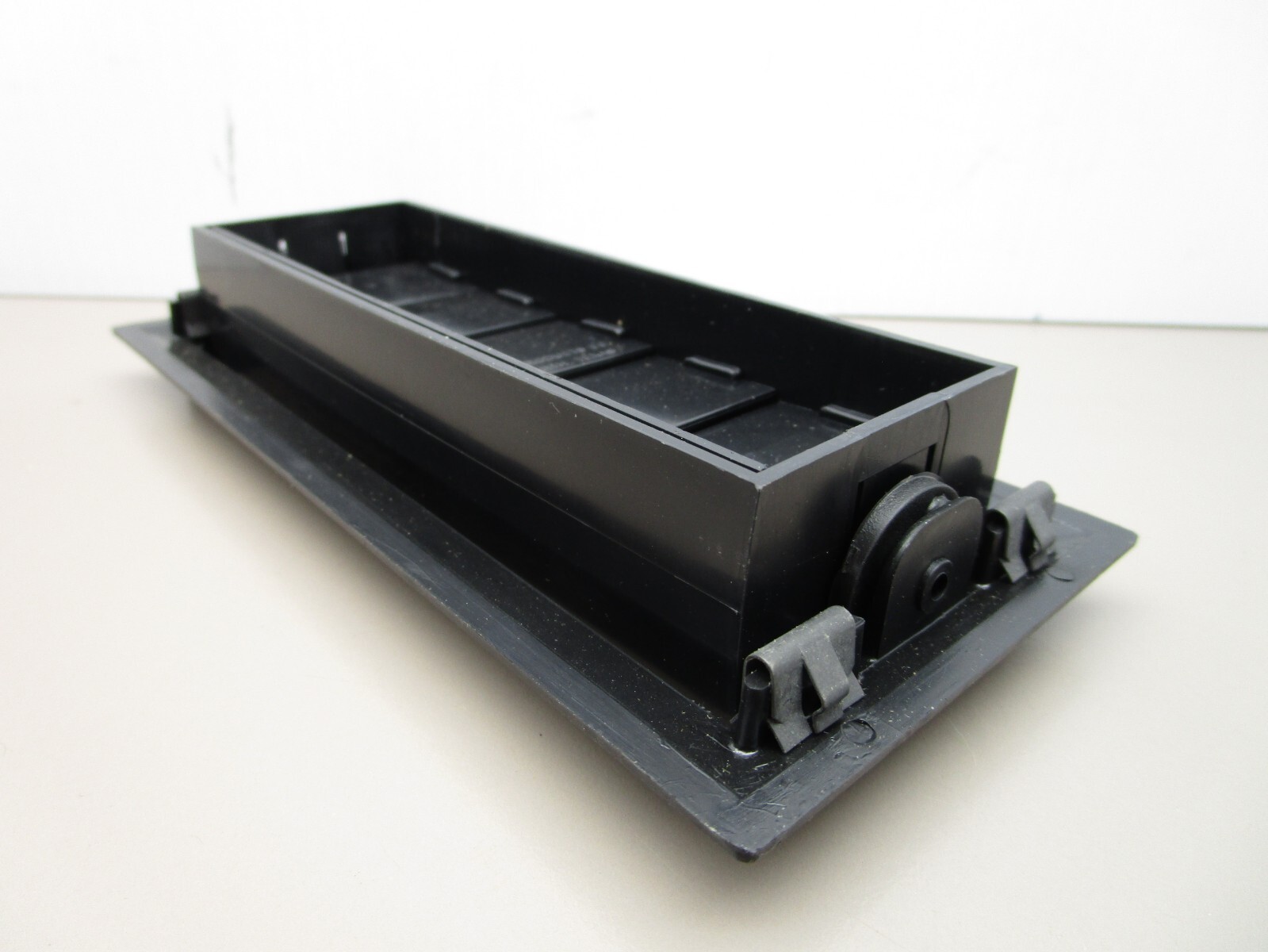 New Flyer Molded Products HVAC Vent Assembly Fits a 6-1/2″ x 2-3/4″ Hole