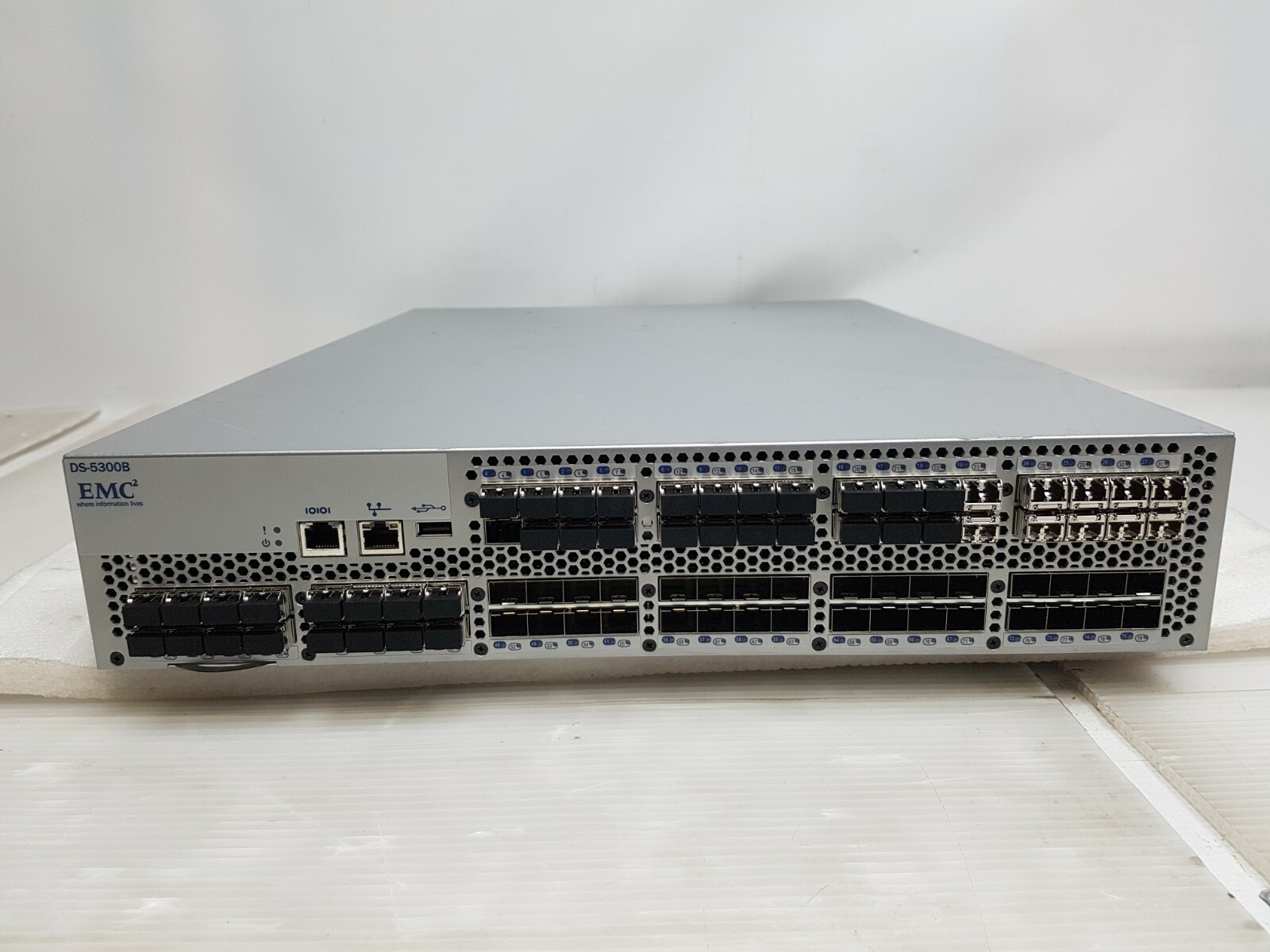 Brocade EMC DS-5300B 5300 48 Port Active 8Gb FC Switch EM-5320