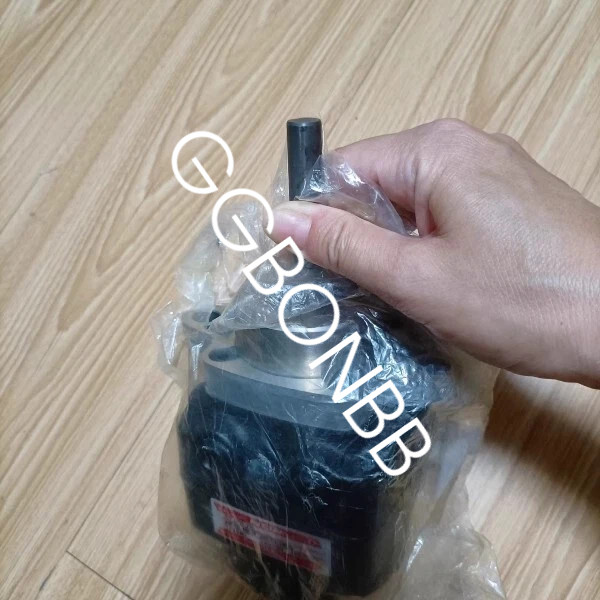 NEW GFH-V5L NOP Oil Pump GFHV5L DHL or fedex or UPS