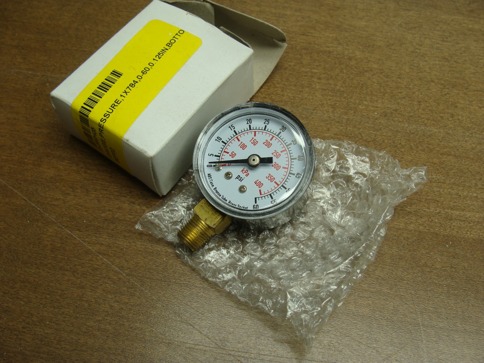 LOT OF 4 UNBRANDED PRESSURE GAUGES 4FLR1 0-60PSI 1.5″ DIAL 1/8NPT 1X784