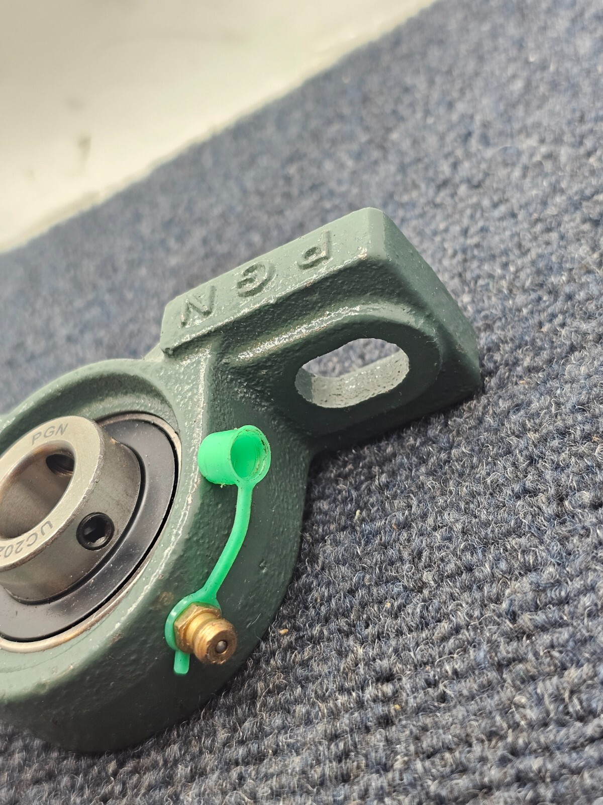 (QTY 2) PGN P202 /UC202-10: BLOCK BEARING 5/8″ BORE CAST IRON CAGE
