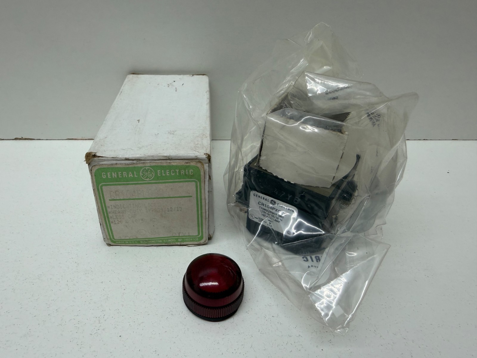 NEW IN BOX! GE 120V RED ILLUMINATED PUSHBUTTON CR104PXG22