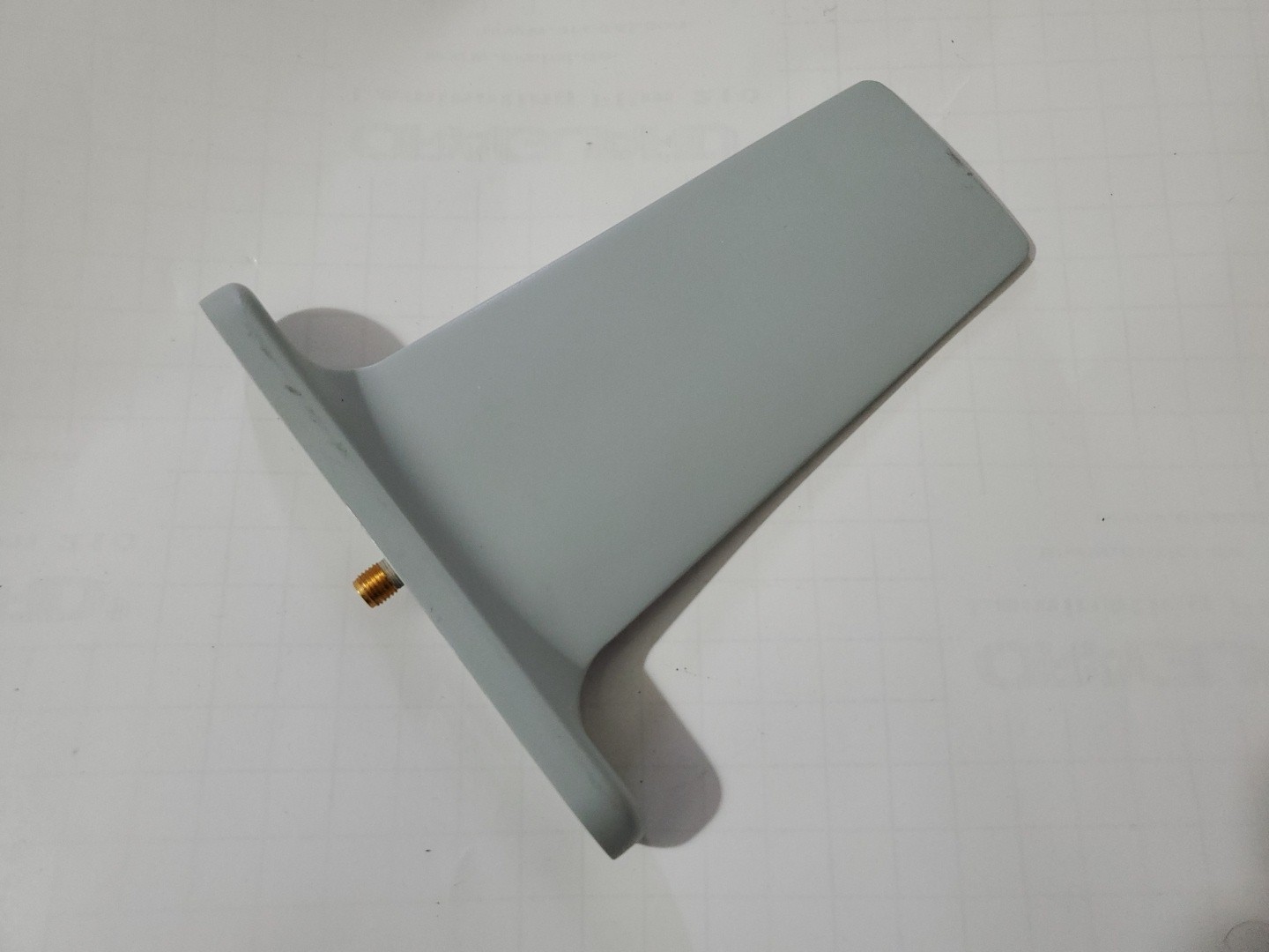 PHARAD AU-800-6000 Blade Antenna 800 MHz to 6 GHz, 2.4 to 5 dBi Gain, SMA