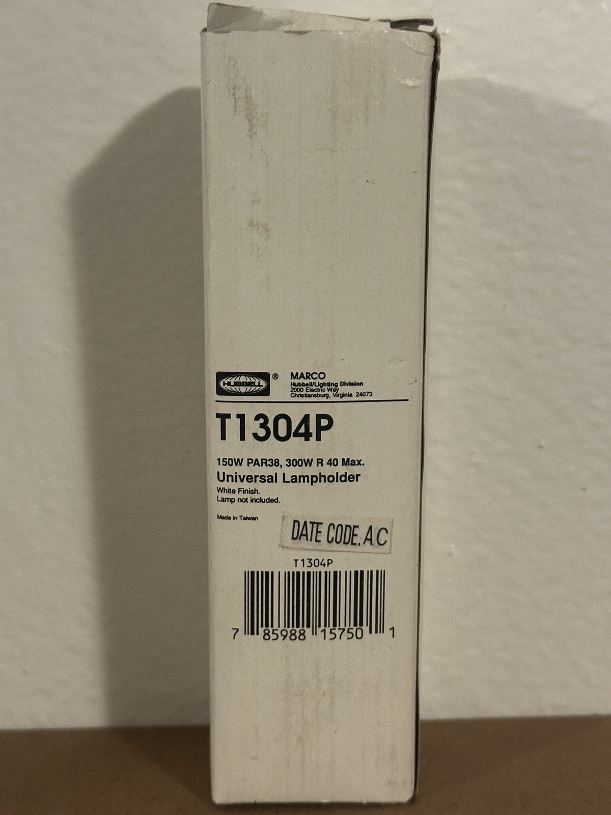 Hubbell T1304P Universal Lampholder Marco