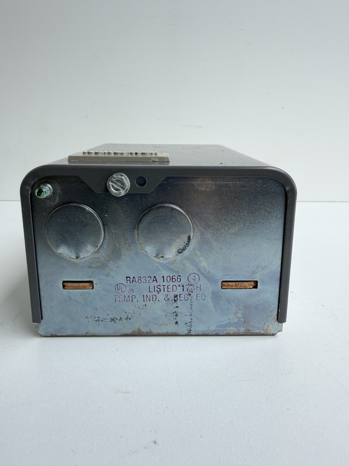 Honeywell RA832A1066 Hydronic Switching Relay 24 120V DPST NOS