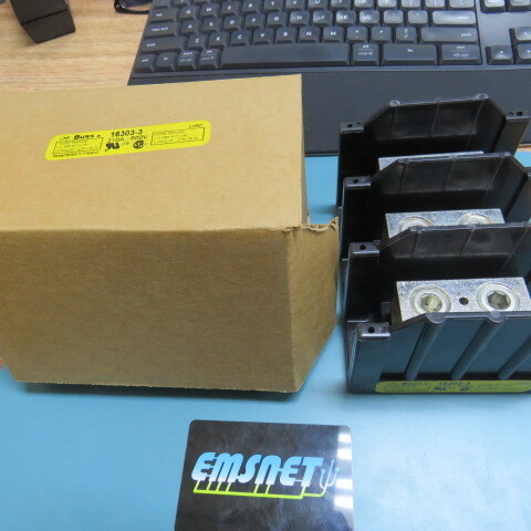 BUSSMAN 16303-3 Qty of 1 per Lot Barrier Terminal Blocks 3P 600VAC/DC Pwr Dist