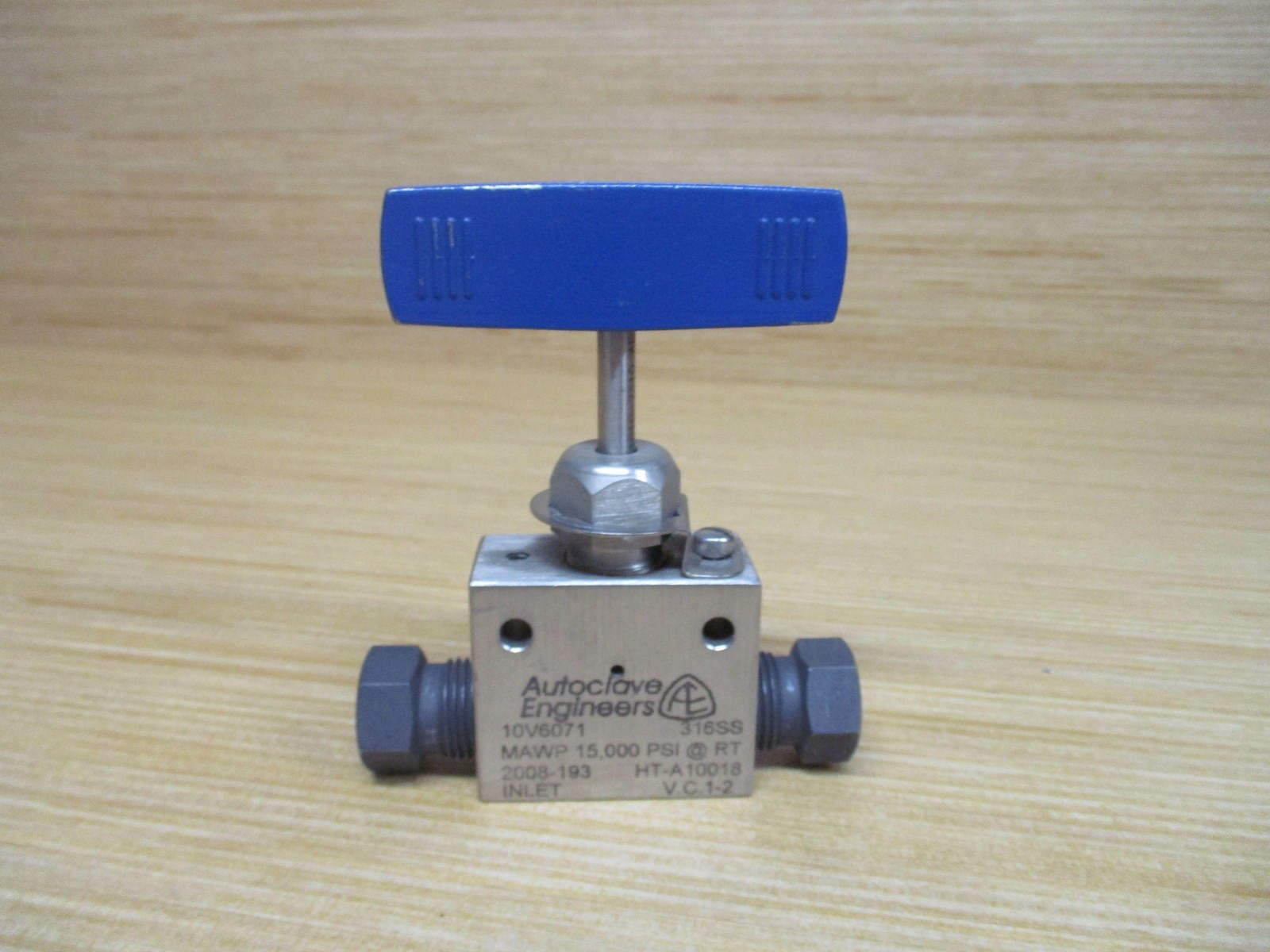 Autoclave Engineers 10V6071 Parker Needle Valve W/3/8″ Tubes