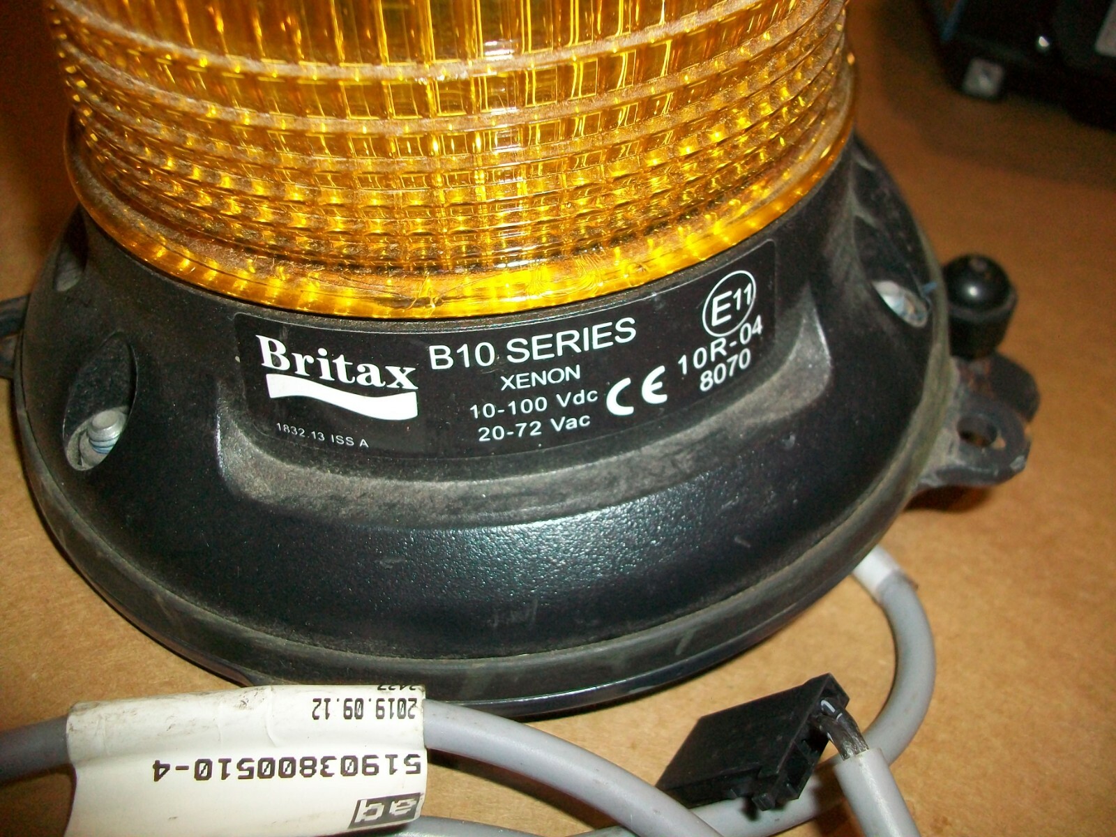BRITAX B10 SERIES XENON STROBE 10R-04 10-100VDC / 20-72 VAC USED